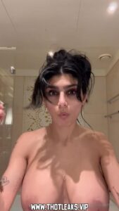 Mia Khalifa Onlyfans Influencer Brown Eyes Khalifa