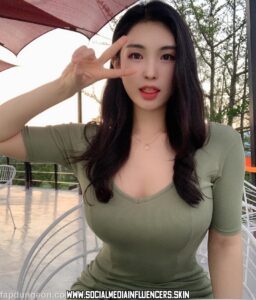 Daani._.e Curvy Body Big Big Breasts Korean Busty Big Booty